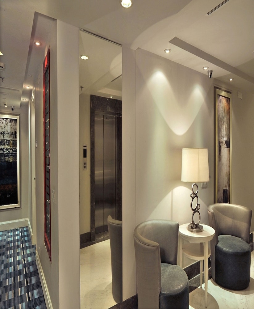 THE ASHTAN SAROVAR PORTICO 10/37