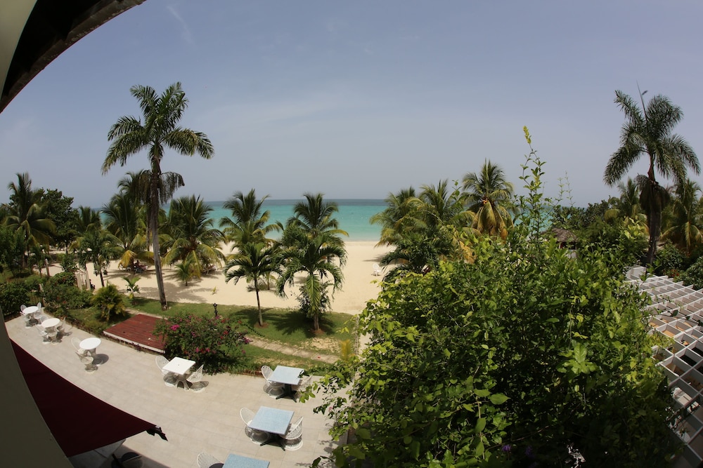 Charela Inn Hotel 3/51
