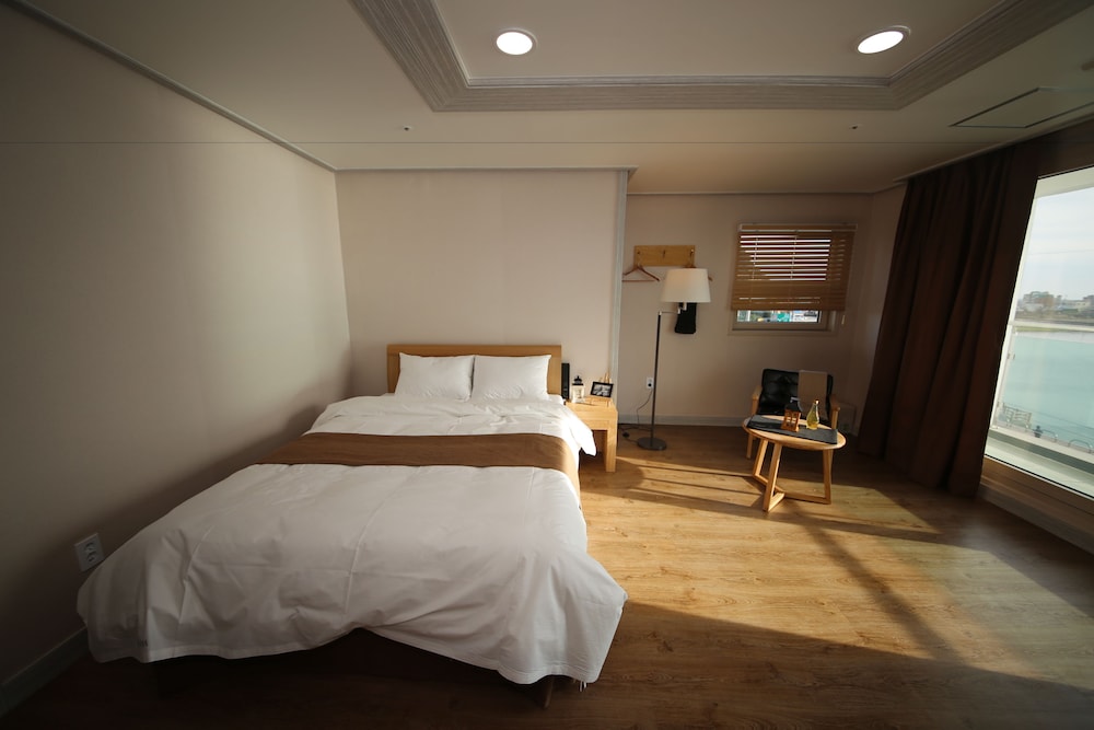 Hotel Aroha 9/47