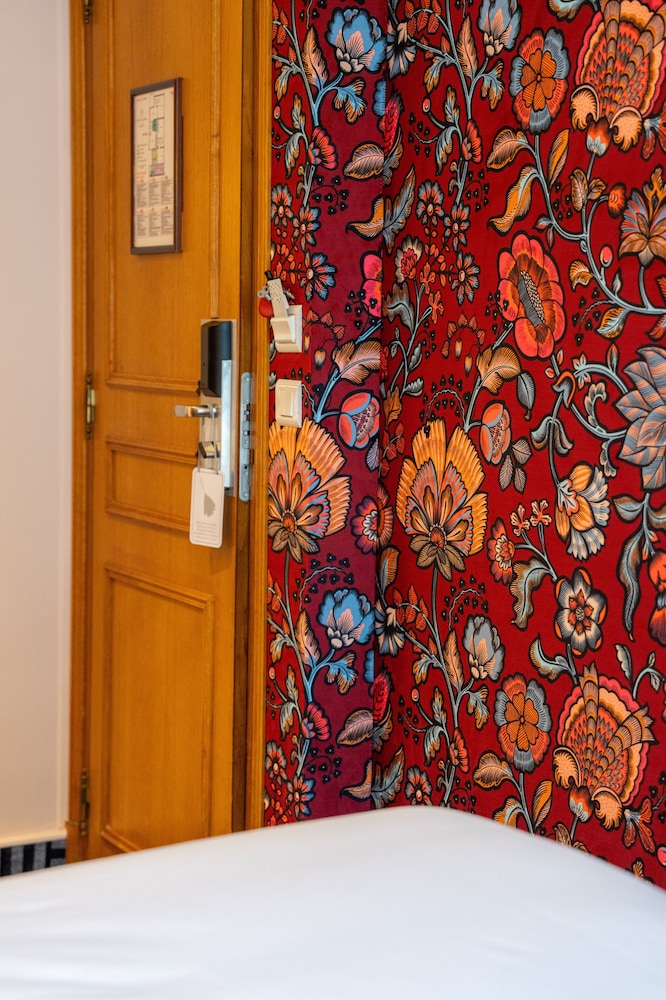 Hotel De Fleurie 28/50