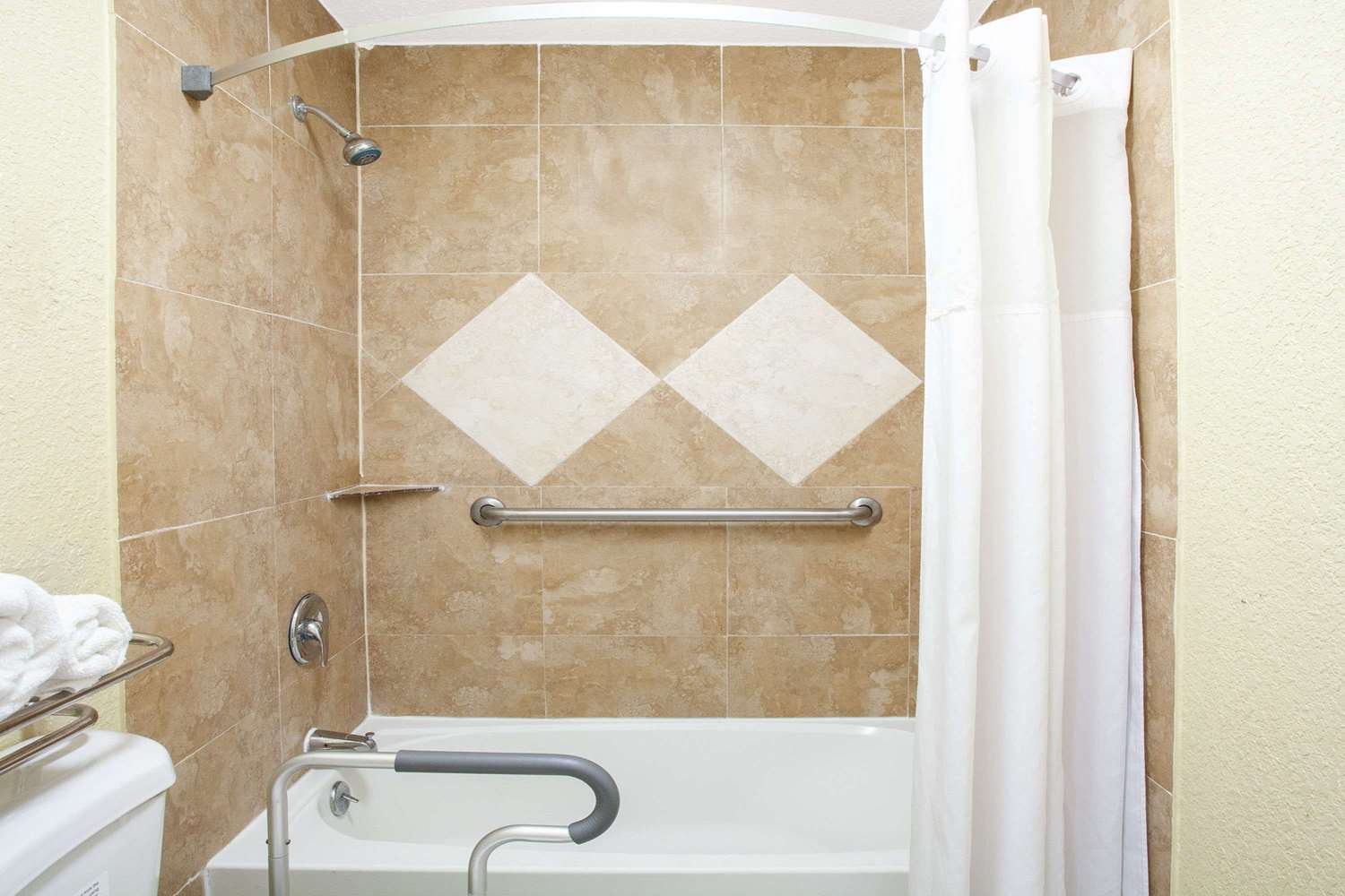 Days Inn By Wyndham Orlando Downtown 9/9