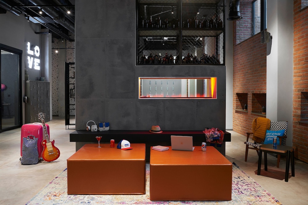 Moxy Manchester City 27/40