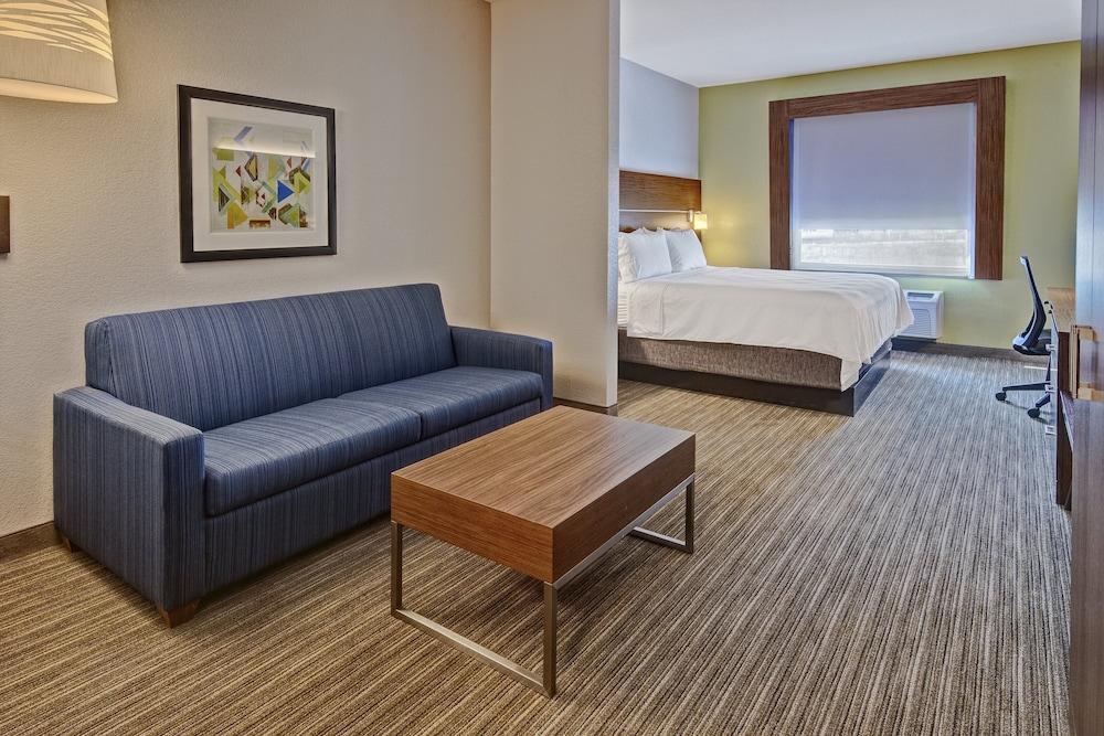 Holiday Inn Express Hotel Suites Clarksville 38/61