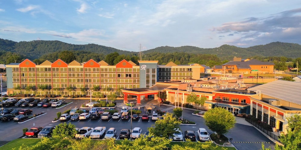 The Ramsey Hotel And Convention Center 64/69