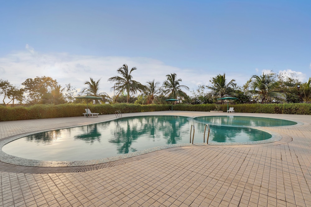Goverdhan Greens Resort Dwarka 27/50