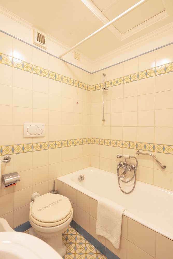 Hotel Eliseo Park S 64/65