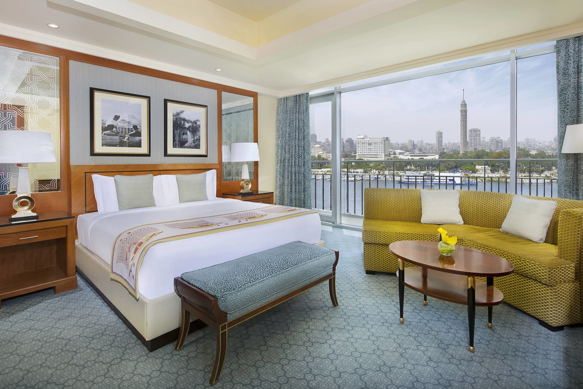 EXECUTIVE, SUITE, KING BED