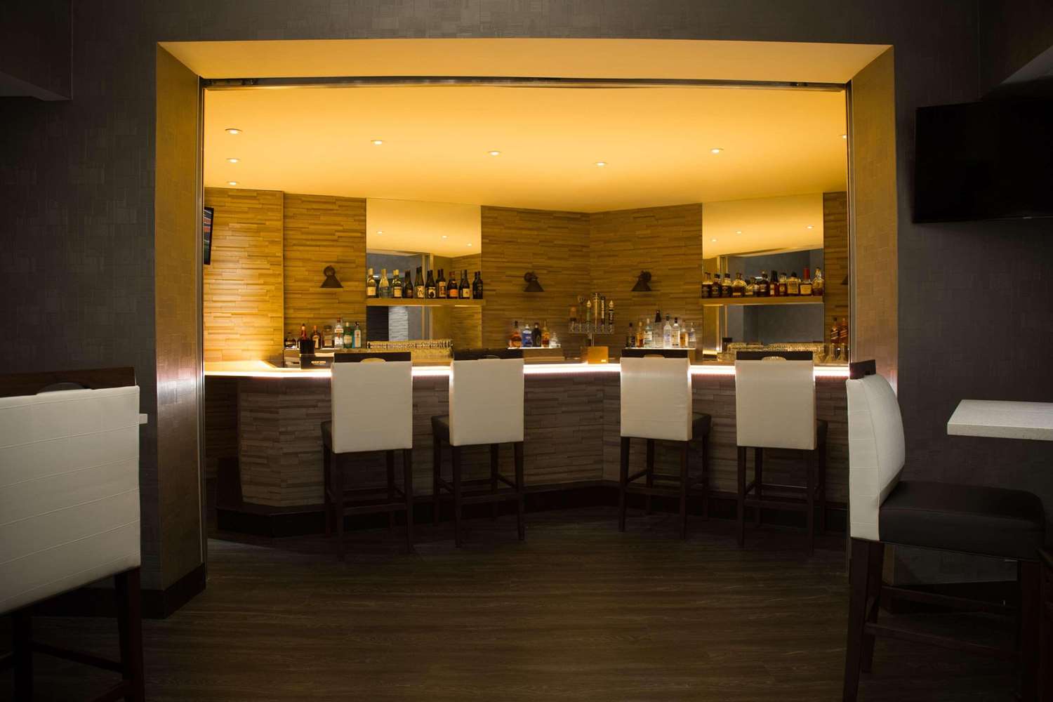 Radisson Hotel Cincinnati Riverfront 30/60
