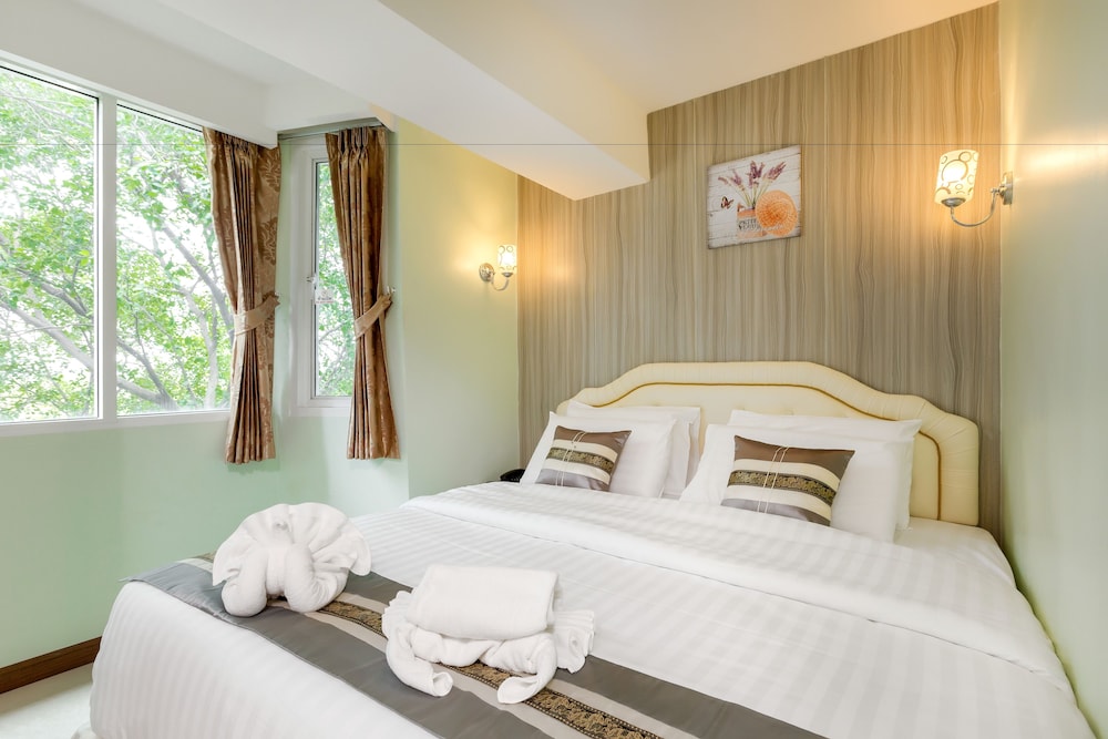 RoomQuest Suvarnabhumi Airport Rom Klao 20/55
