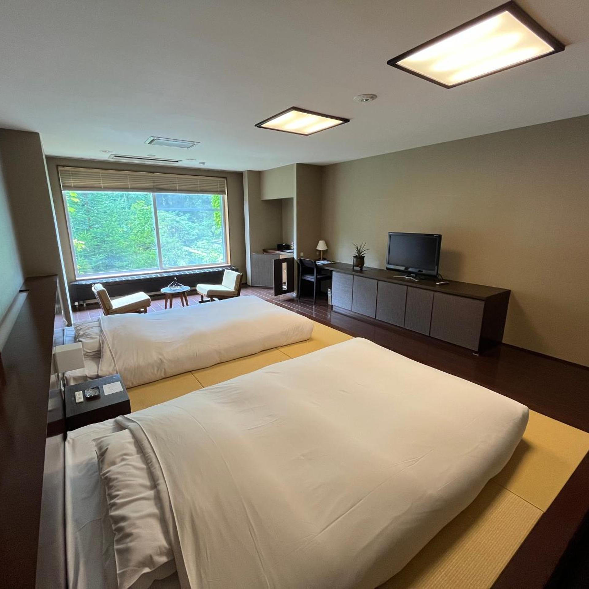 Female Only, Deluxe, Twin Beds