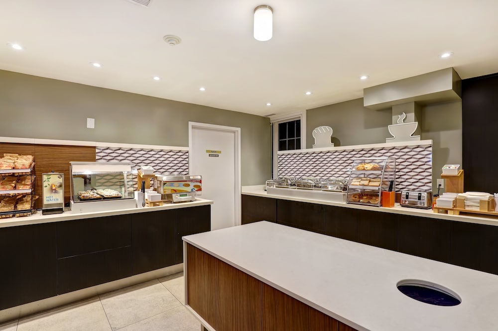 Holiday Inn Express Whitby Oshawa An Ihg Hotel 5/78