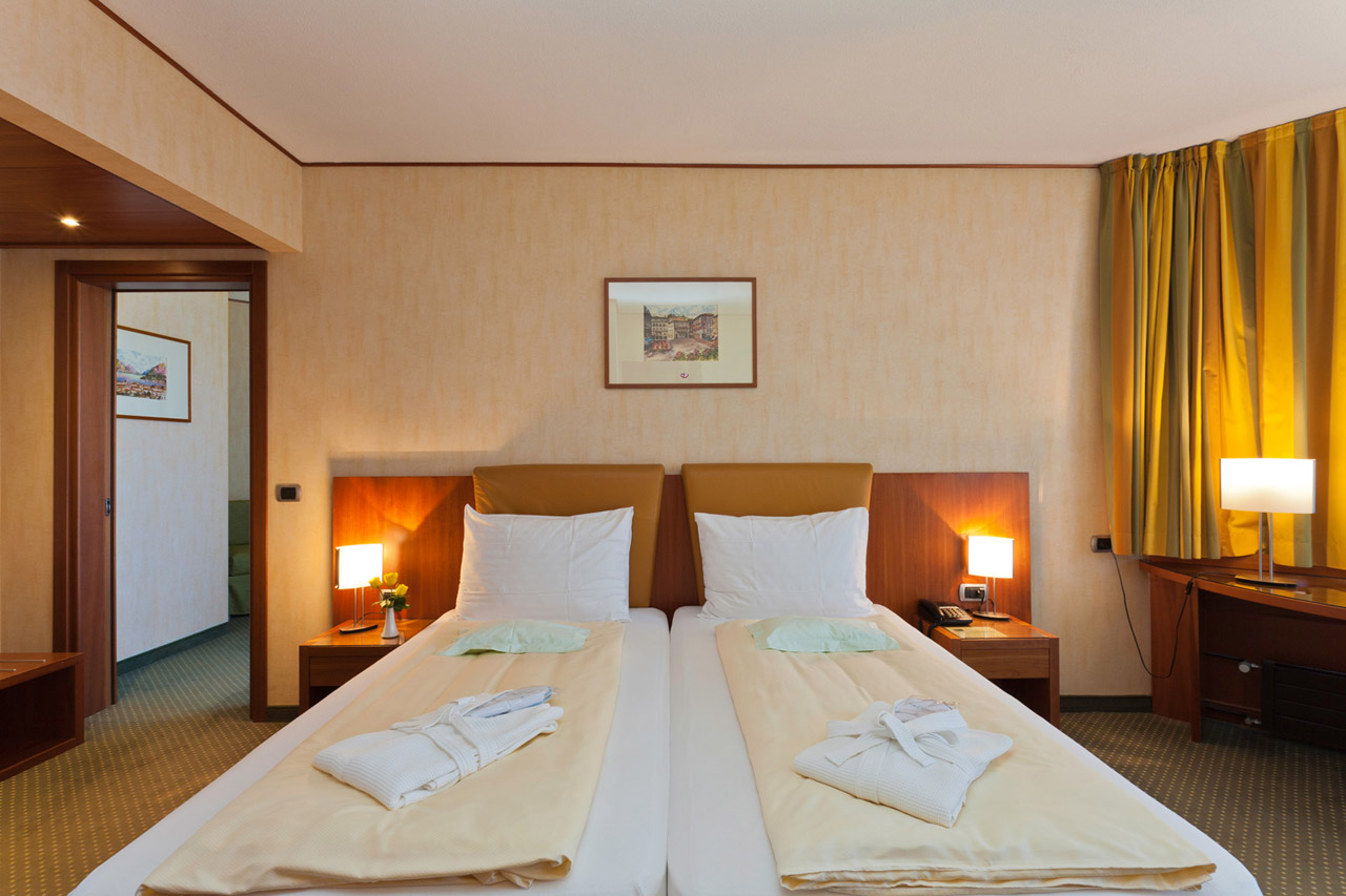 junior suite, partial lake view