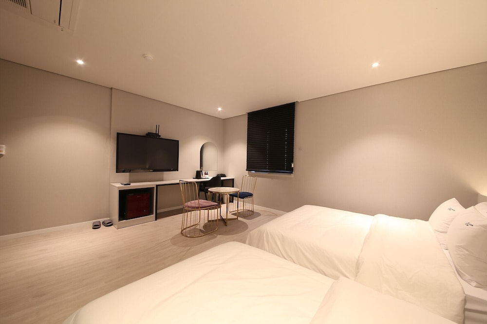 Hotel LeeSunDeok 8/30