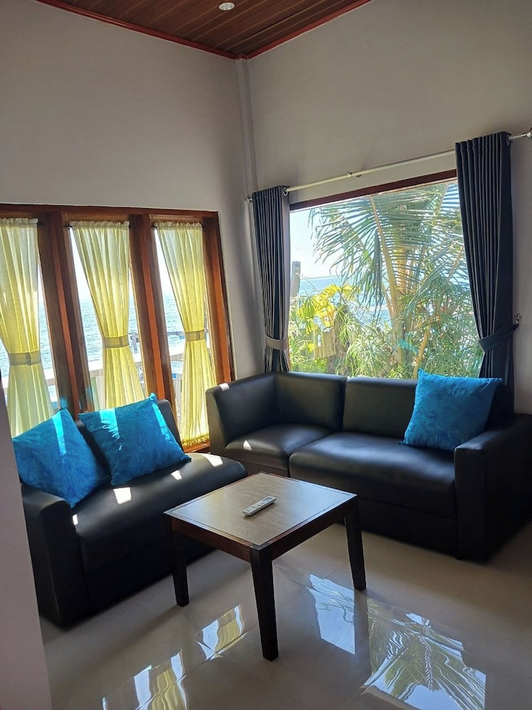 Hotel Tara Bar & Resto Air Sanih by ZUZU 35/57