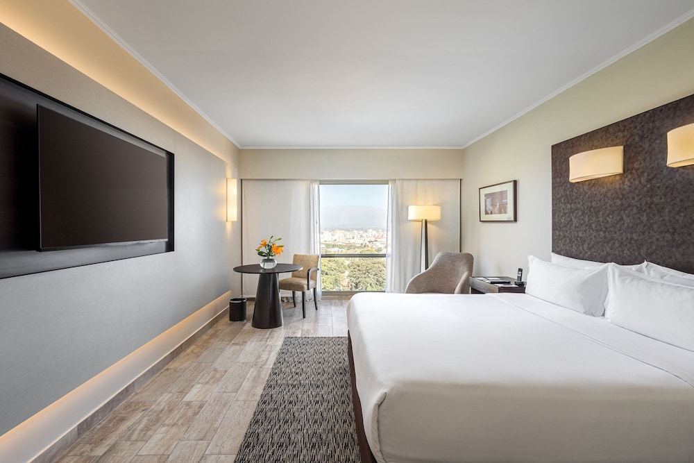 Club, King Bed, City View