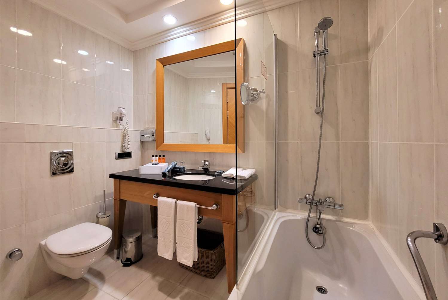 Wyndham Grand Izmir Ozdilek Thermal & Spa 37/41