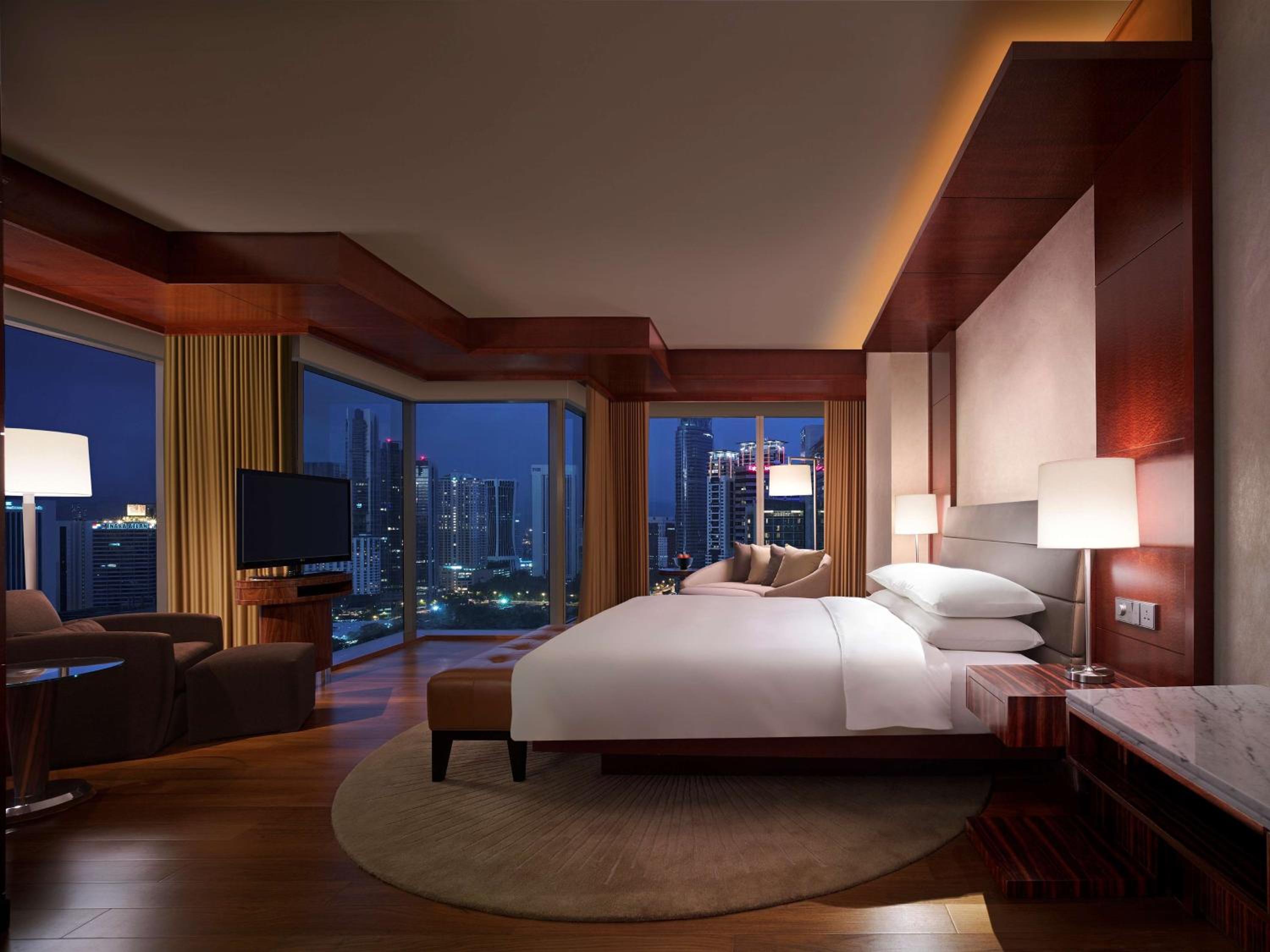 Deluxe, King Bed, Twin Towers View