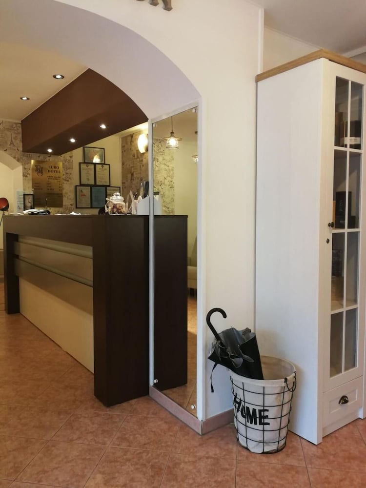 Euro Hotel 5/31