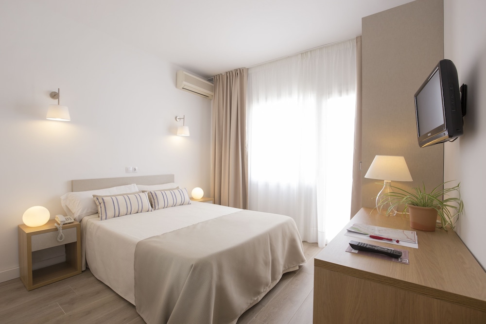 Hotel Romantic - Adults Only 11/47