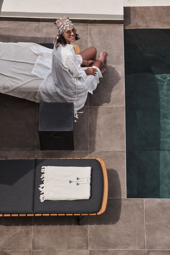 Apikia Santorini Suites - Adults Only 72/85