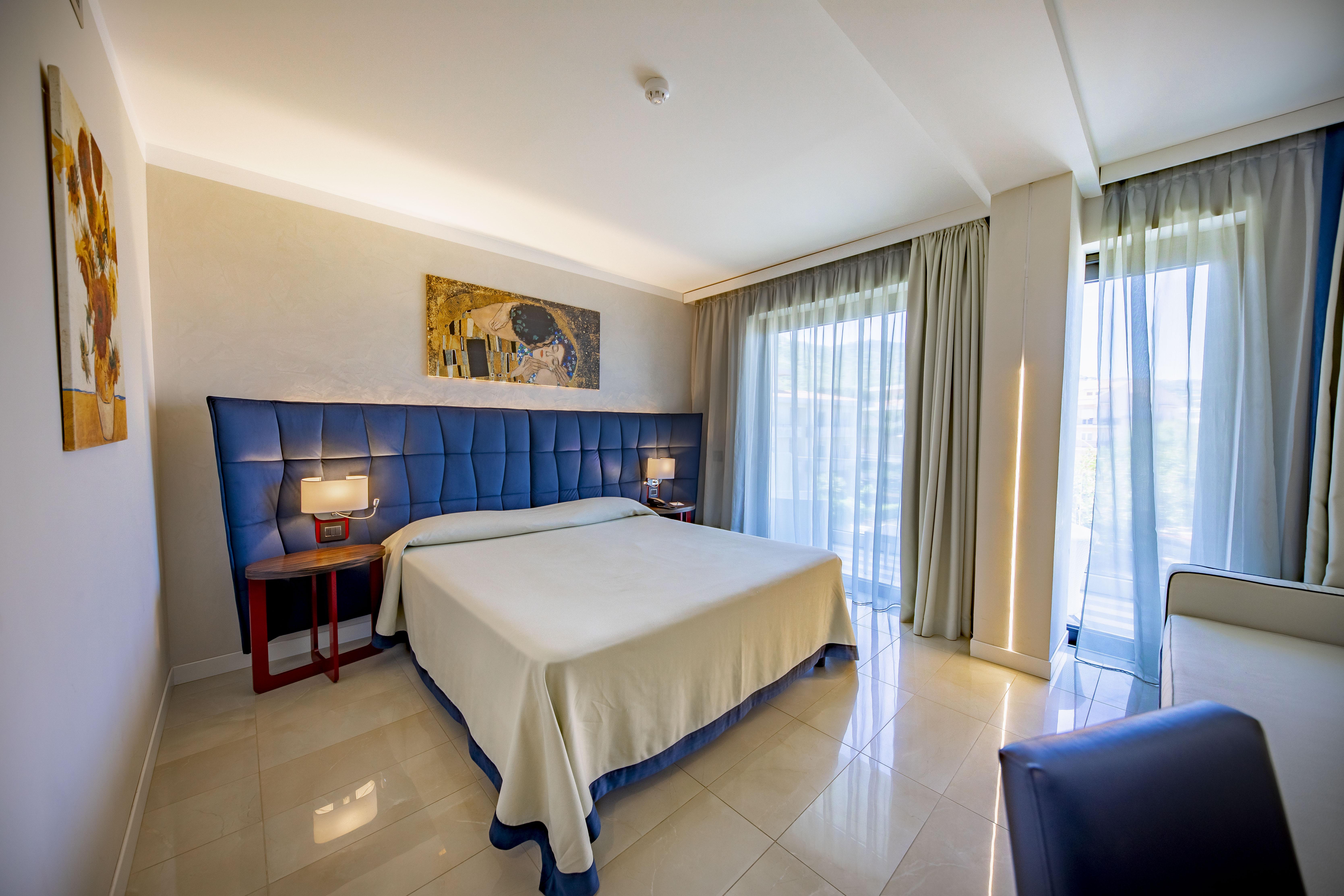 Superior Room, Victoria Palace 2/2