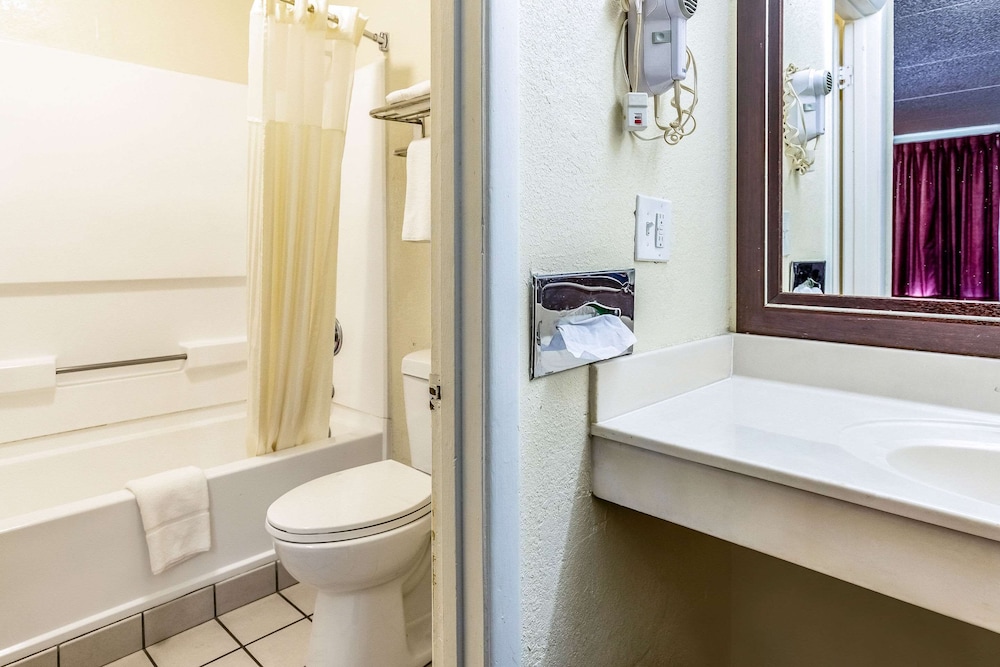 Econo Lodge Knoxville West - Turkey Creek 33/33