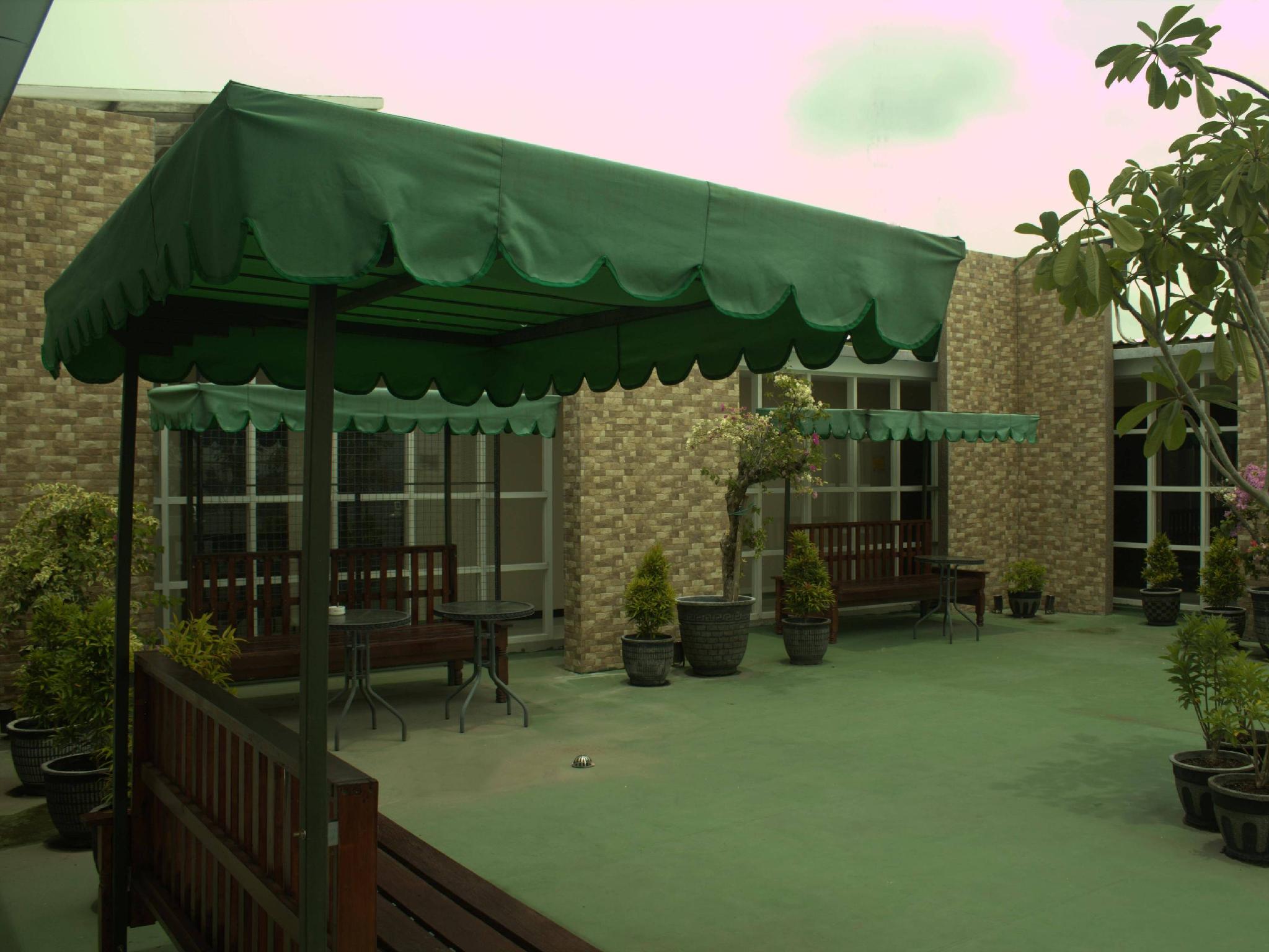 Tab Hotel 4/50