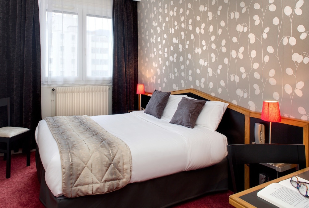 Hotel Du Midi 12/50