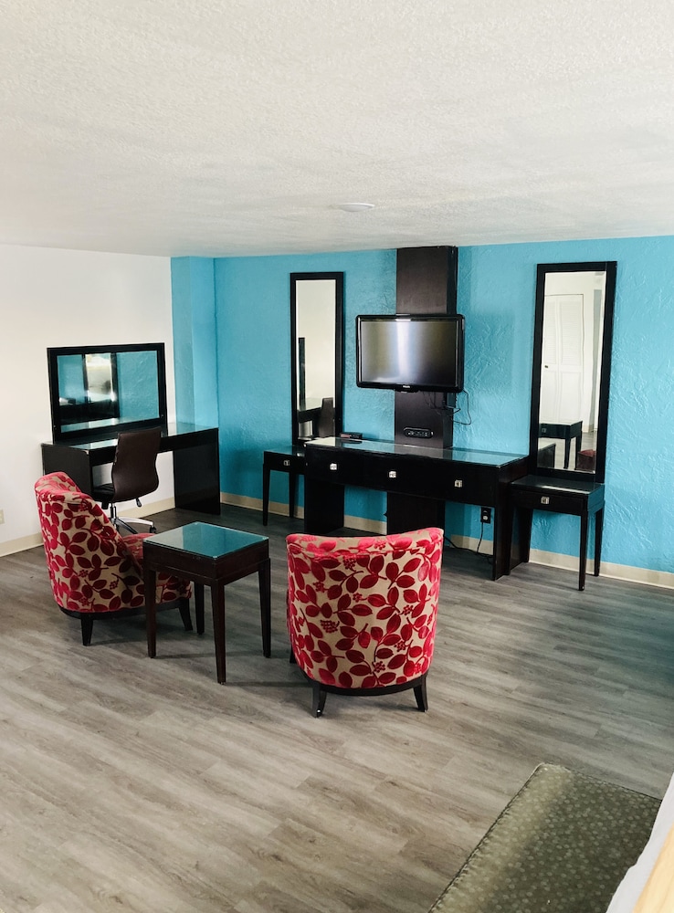 Nampa Inn & Suites 37/46