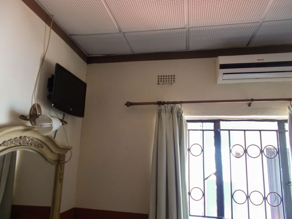 Acamms Lodge Roma 28/50