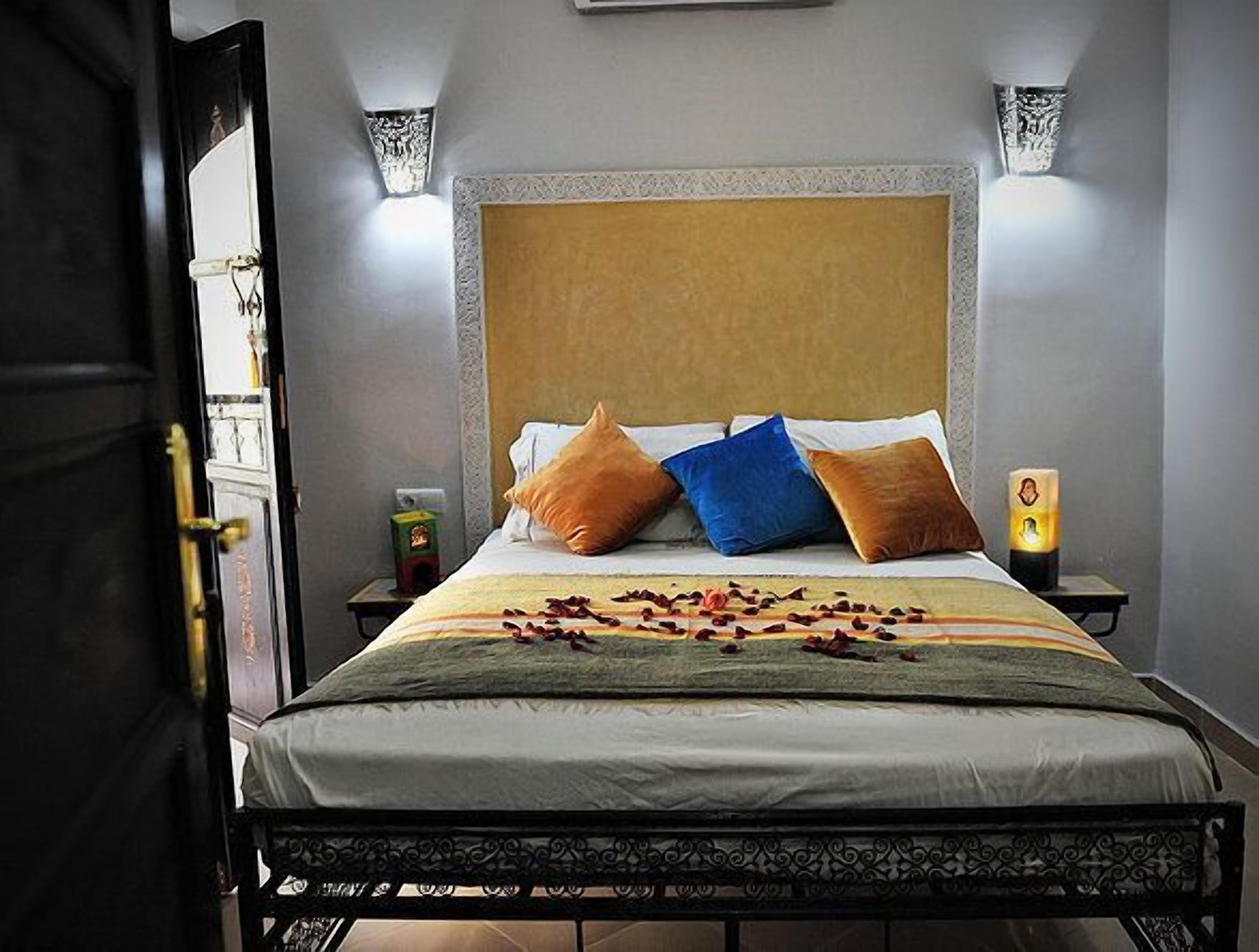 MEDINA, DOUBLE BED