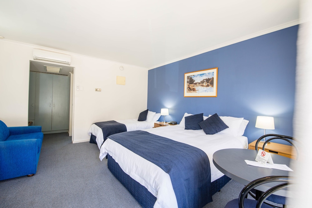 Mas Country Riverboat Lodge Motor Inn 10/28