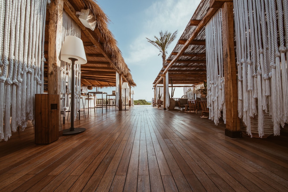 Cumeja Beach Club Hotel 27/52