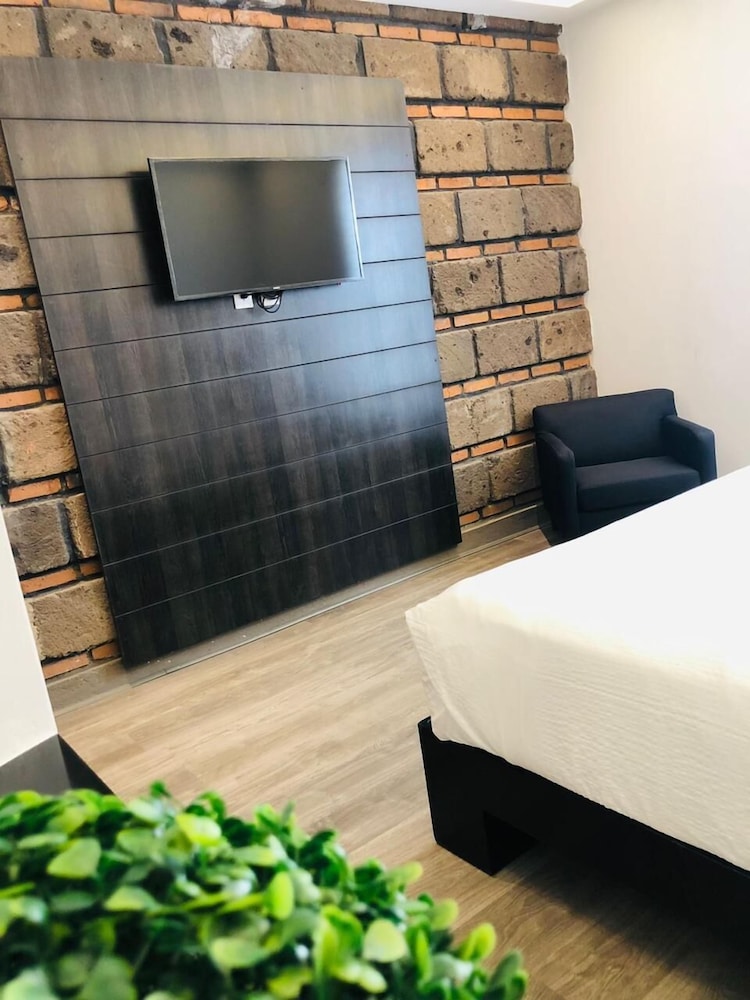 QA Hotel 5/50