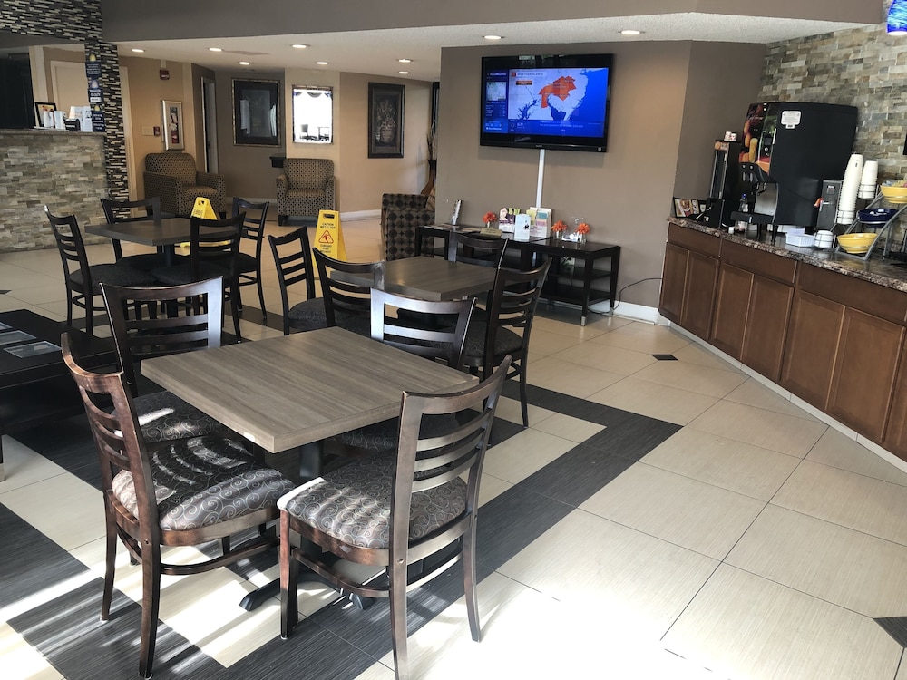 Days Inn By Wyndham Columbus 39/54