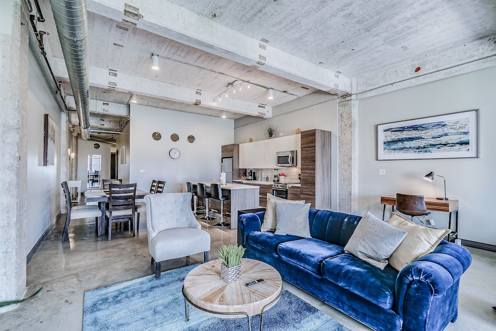 Luxury Downtown Dallas Stay by Amyfinehouse 28/50