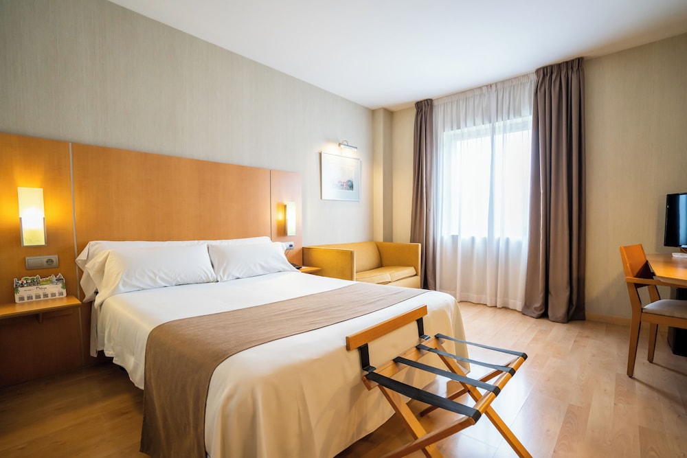 ROOM, SINGLE, DOUBLE BED