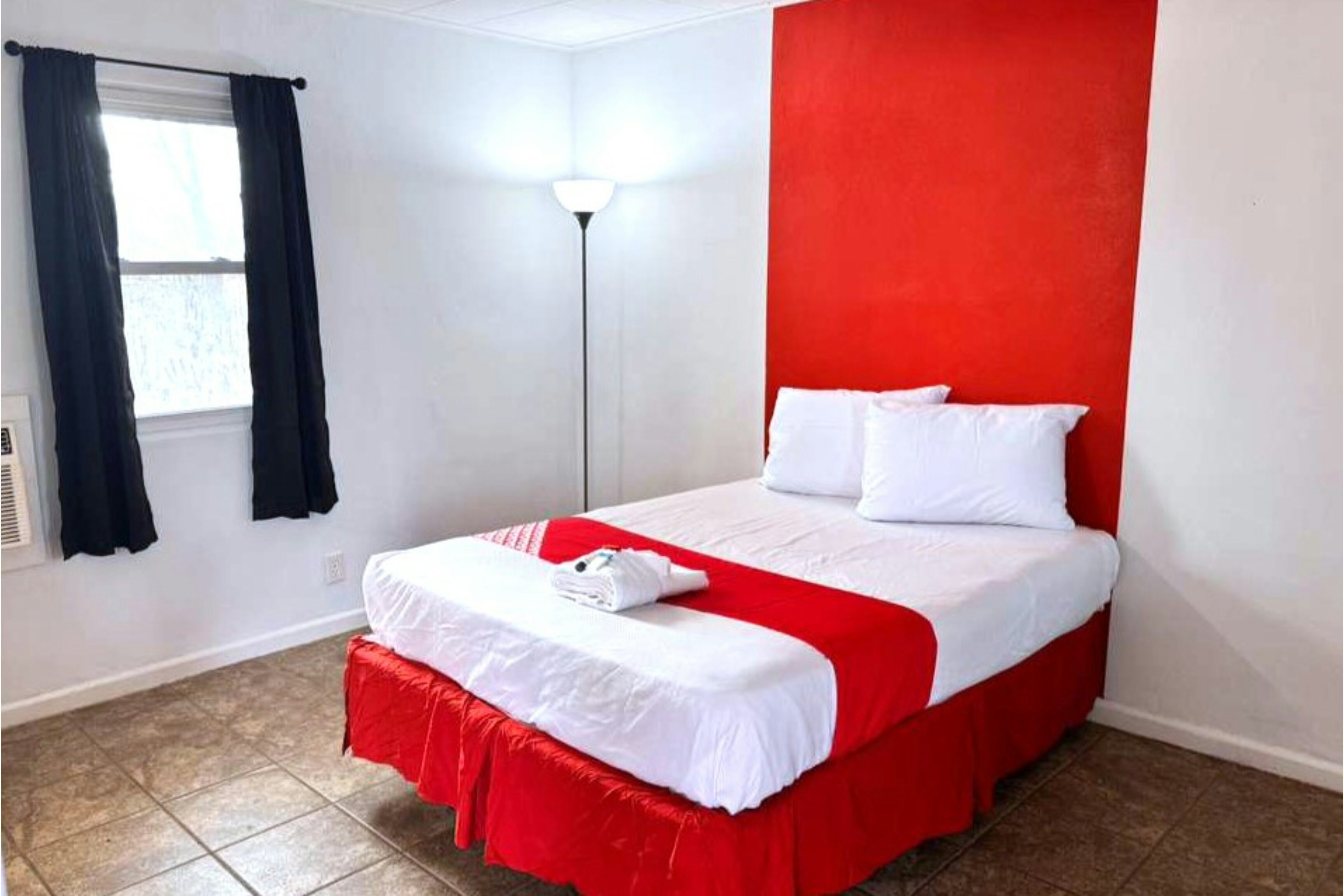 Room at Skylark Motel by OYO, BEDFORD - IA