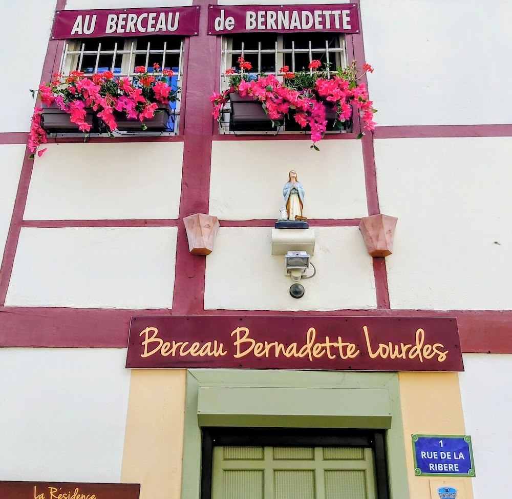 Au Berceau de Bernadette 3/48