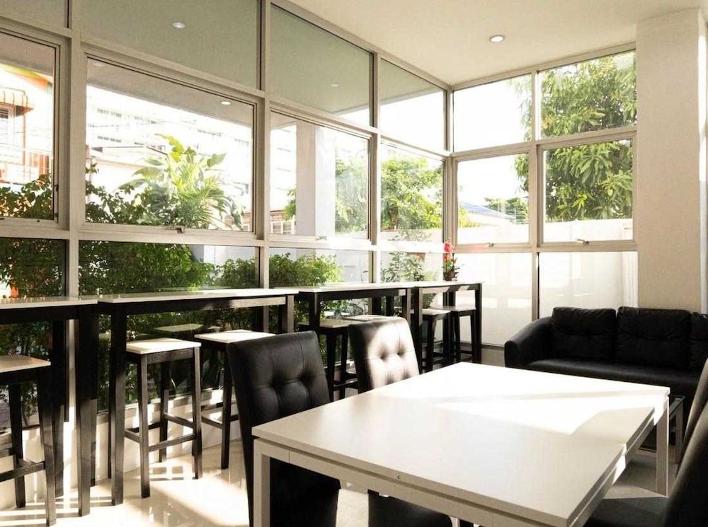 RQ Bangkok Sukhumvit 50 by Collection O 22/29