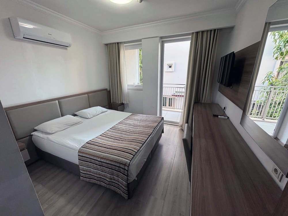 Hotel Mandalin 14/50