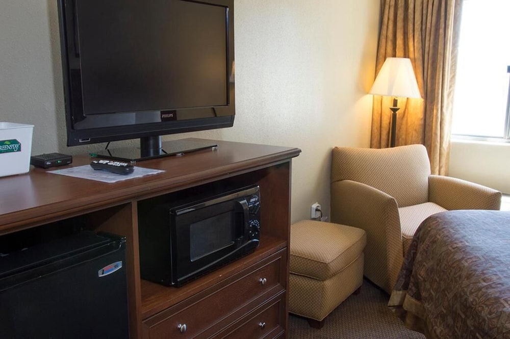 Greenstay Hotel and Suites St James 24/62