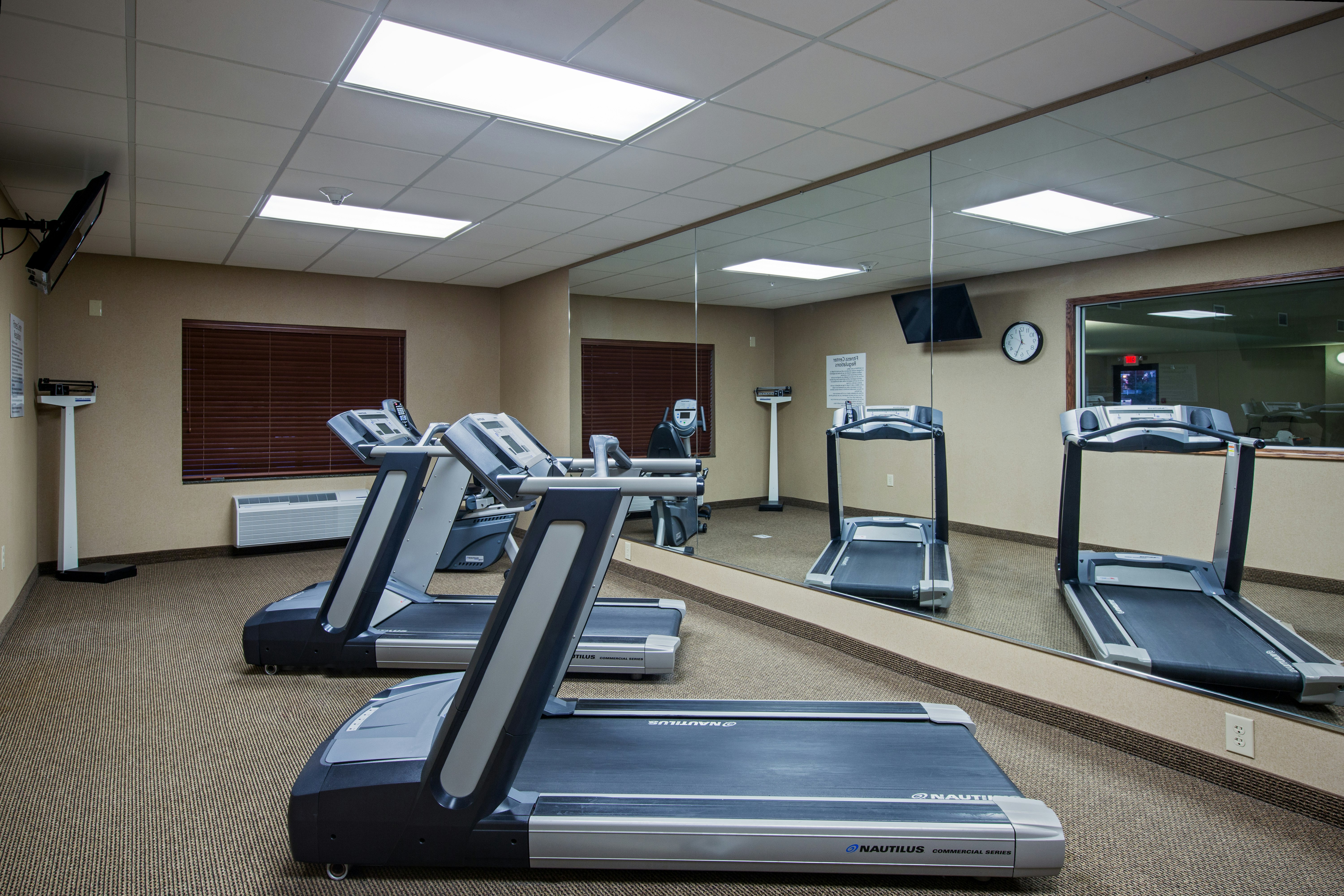 Holiday Inn Express Hotel Suites Lewisburg 10/16