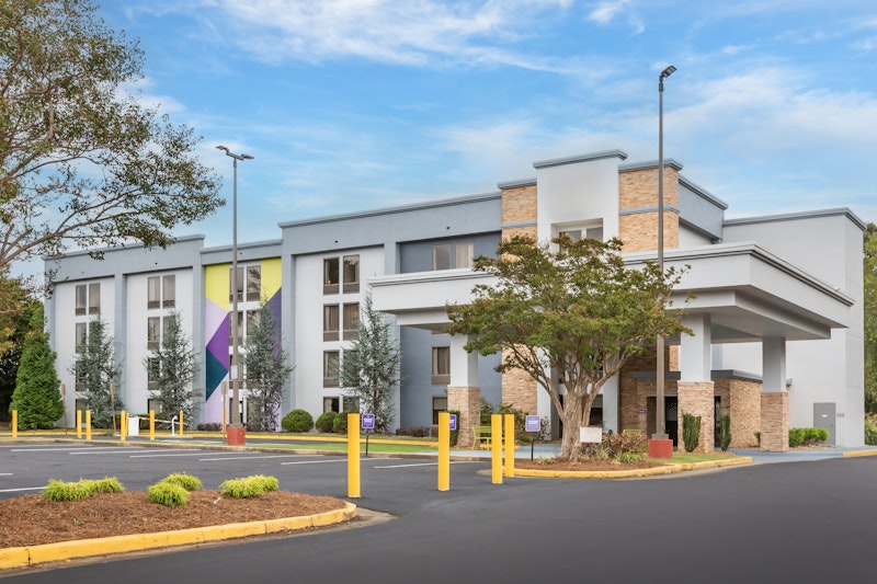 Spark by Hilton Atlanta Airport South College Park 34/36