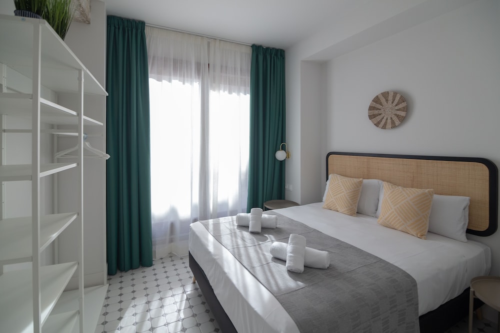 Apartamentos Teatro by Be Alicante 11/43