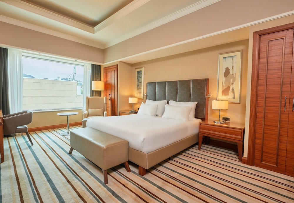 Suite, Apartment, 1 Single and 2 Double Beds, Land View