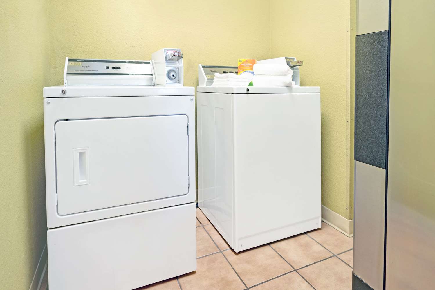 Microtel Inn Suites By Wyndham Inver Grove Heights Minneap 27/50