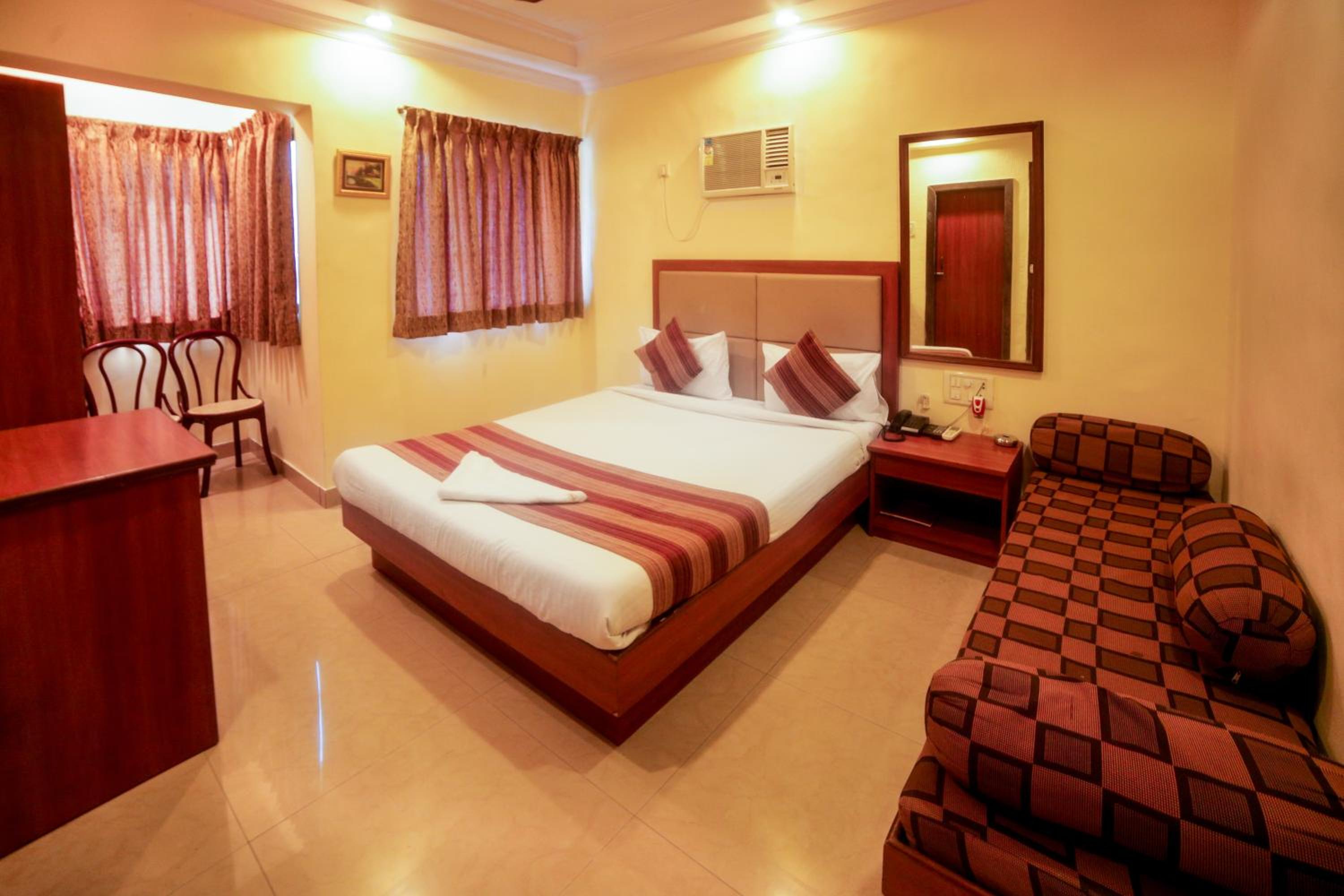 Lucky Hotels And Restaurants Bandra