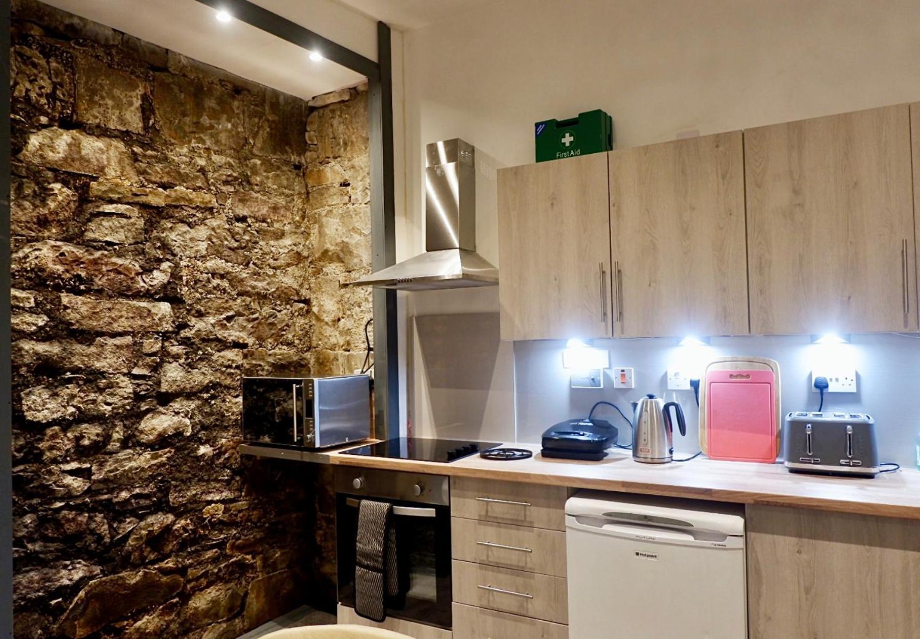 Jacobite house 8/10