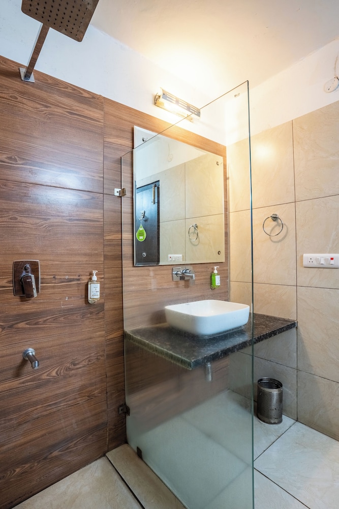Click Resort Corbett Tiger Den 50/50